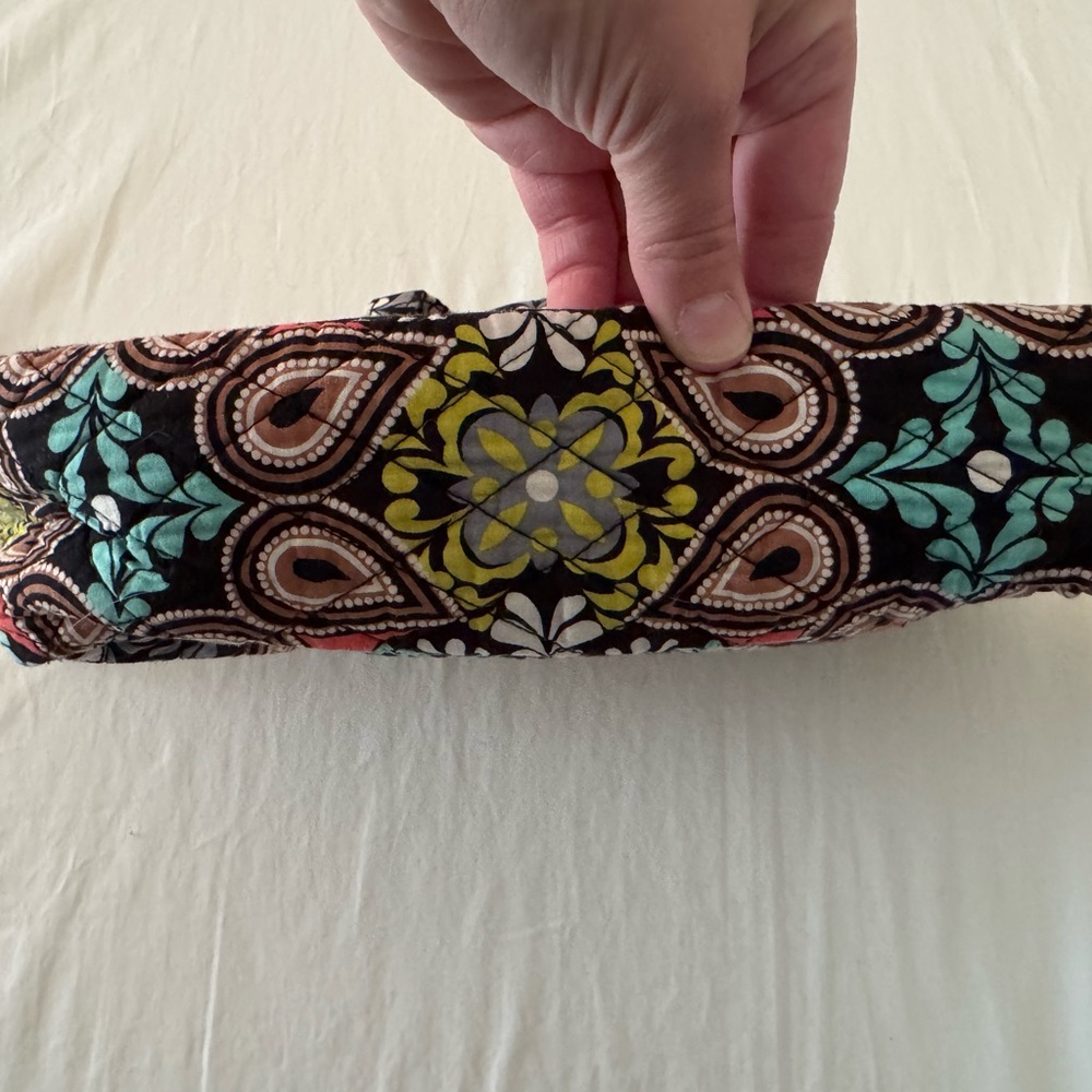 Vera Bradley Red and Green Travel Bag with Vibrant Design - Picture 9 of 9